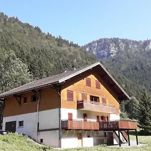 https://chalet-aravis-gd-bornand-la-clusaz.hotels-rhonealpes.com